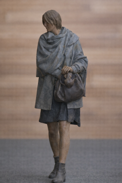 W17 1/18 RC Car Scale Model Unpainted Woman in Shawl with Shoulder Bag