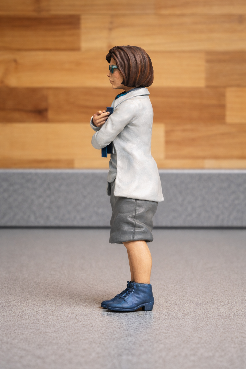 W25 – 1/32 Unpainted Figure The Librarian Multiple Scales Available