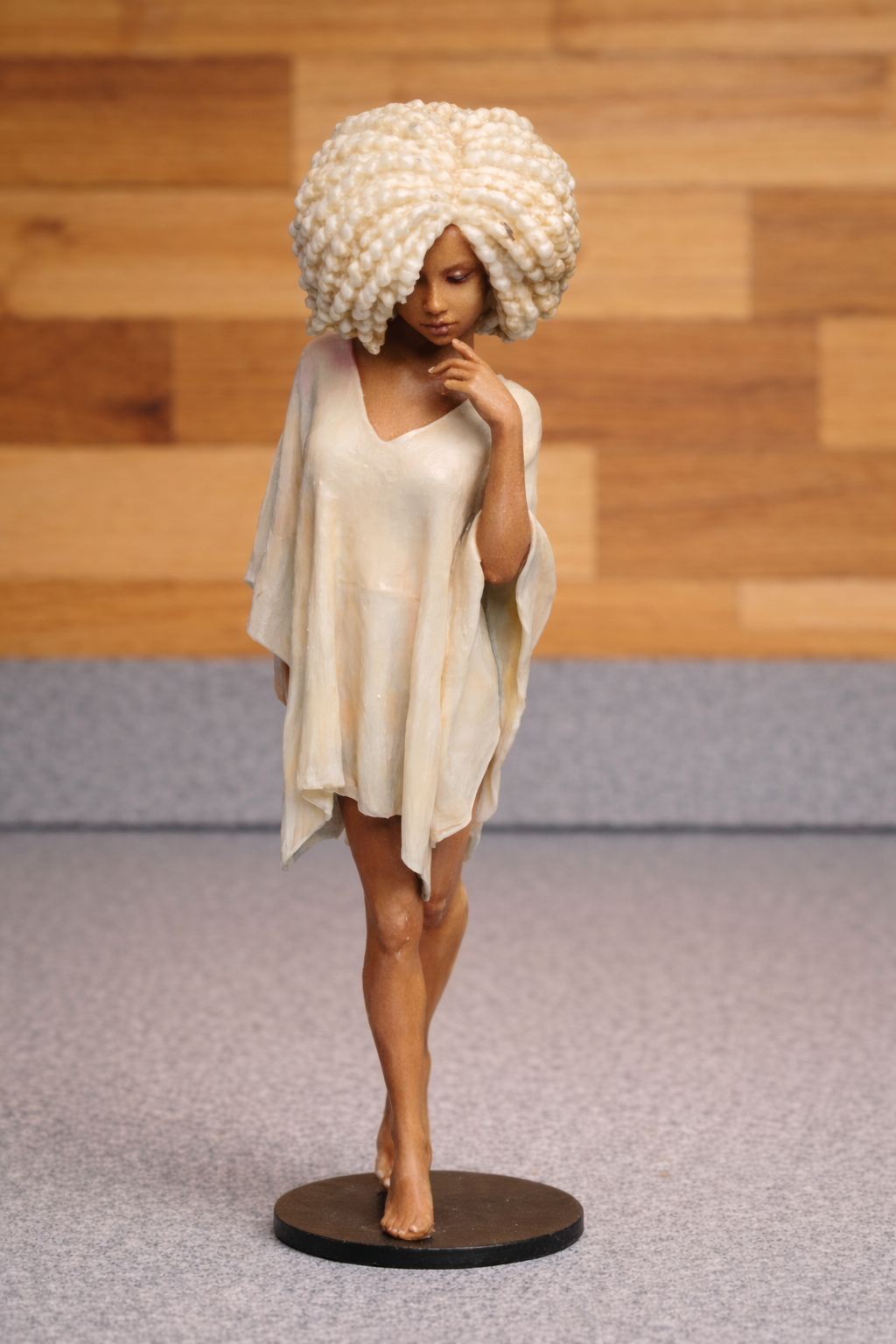 W27 Sensual Woman – Unpainted Scale Model Figure (Multi-Scale)