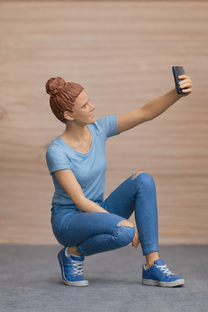 W39 Scale Woman Kneeling Taking a Selfie Unpainted Modern Figure