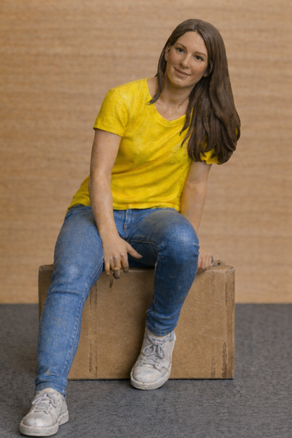 Jager Hobby Unpainted W6 Woman Figure – Seated Jeans and T-Shirt
